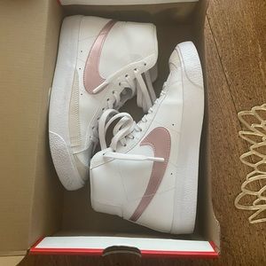 Nike Blazers Mid 77. White leather with pink stripe.